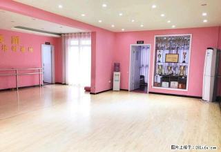国贸 全班办公装修 以前做舞蹈室用的 特别大的厅 145平方 - 黄石28生活网 hshi.28life.com