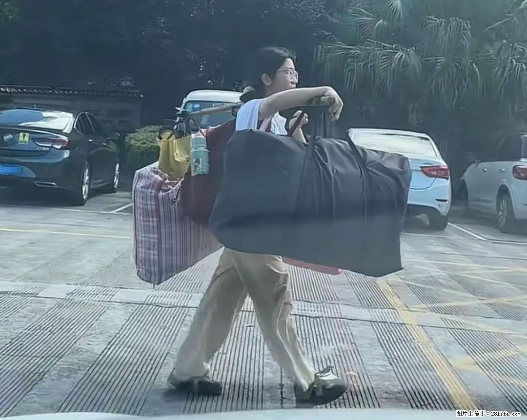 全网追的“扁担女孩”，找了一份暑假工，时薪12元 - 黄石生活资讯 - 黄石28生活网 hshi.28life.com